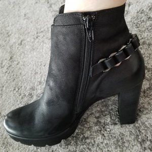 Paul Green Nubuck Darcy ankle boots Black- NWT